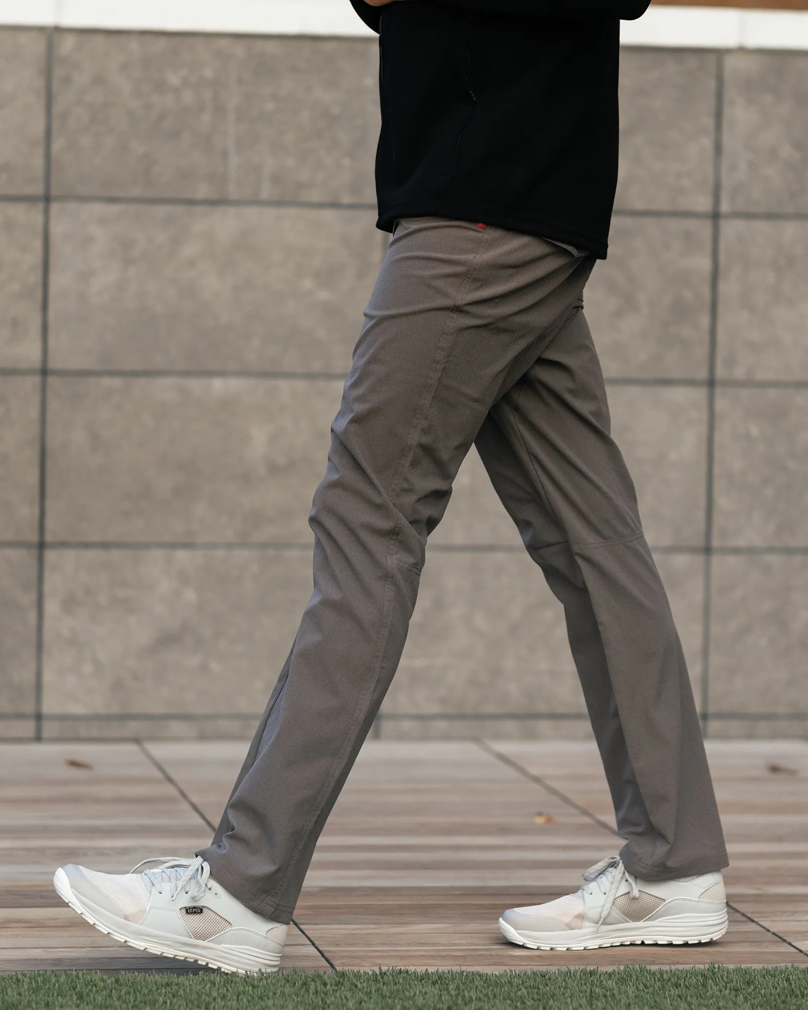 Vent Lightweight Active Pants (Straight Fit)